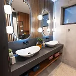 Jacuzzi & Sauna Skyview