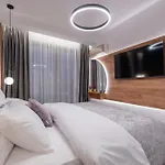 Jacuzzi & Sauna Skyview דירה