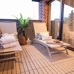 Apartment Jacuzzi & Sauna Skyview