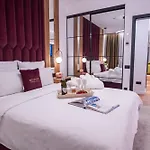 דירה Jacuzzi & Sauna Skyview