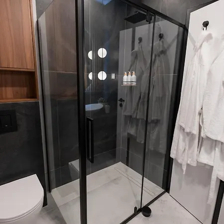 Jacuzzi & Sauna Skyview Apartment Cluj-Napoca