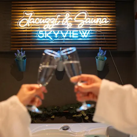 Jacuzzi & Sauna Skyview *