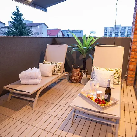 Jacuzzi & Sauna Skyview