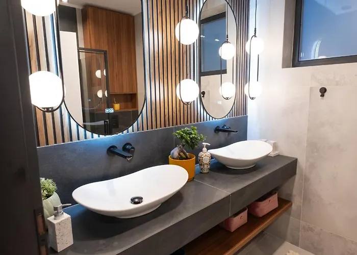 Jacuzzi & Sauna Skyview