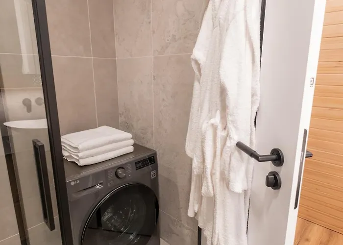 Jacuzzi & Sauna Skyview Apartmán